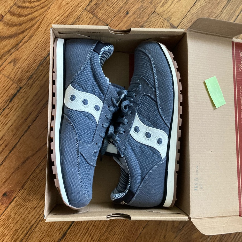 NEW Saucony Men’s Jazz Low Pro Vegan Sneakers